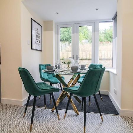 Modern 3 Bed, Contractors Welcome, Bradford Bradford  Dış mekan fotoğraf