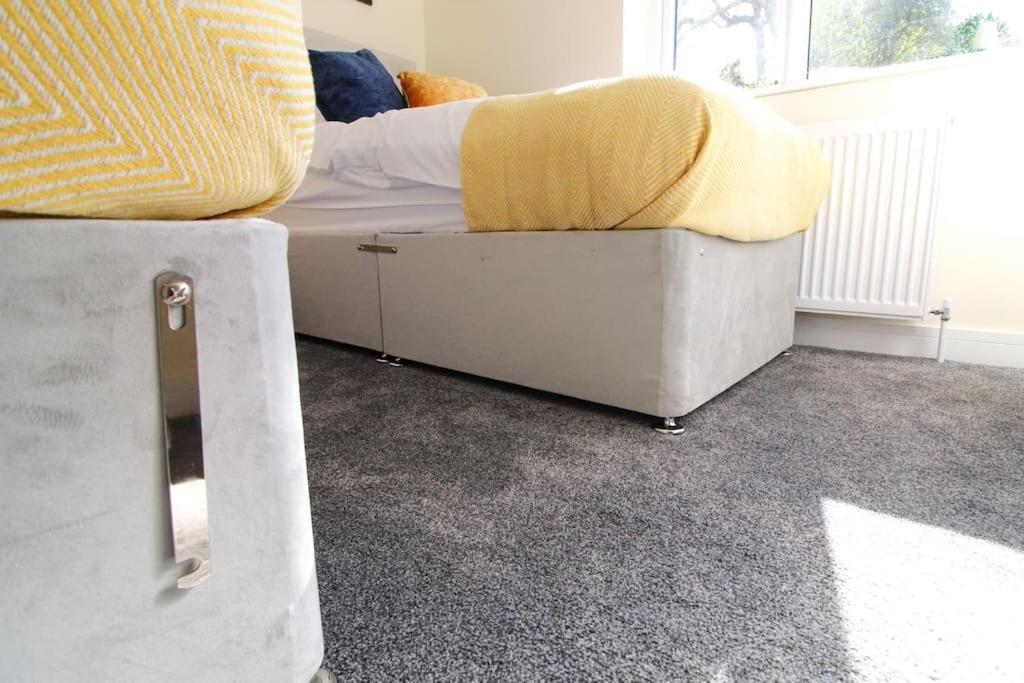 Modern 3 Bed, Contractors Welcome, Bradford Bradford  Dış mekan fotoğraf