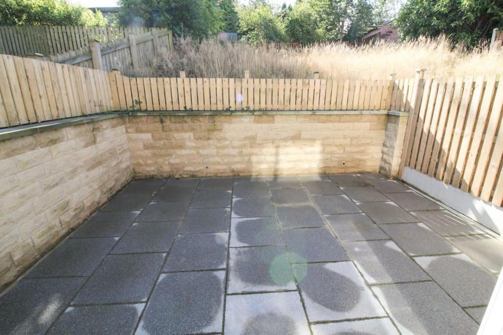 Modern 3 Bed, Contractors Welcome, Bradford Bradford  Dış mekan fotoğraf