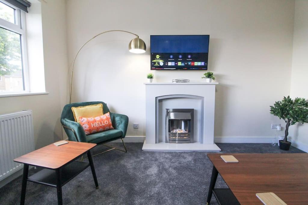 Modern 3 Bed, Contractors Welcome, Bradford Bradford  Dış mekan fotoğraf