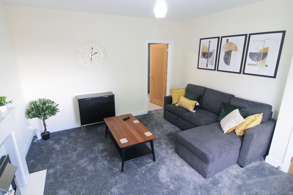 Modern 3 Bed, Contractors Welcome, Bradford Bradford  Dış mekan fotoğraf