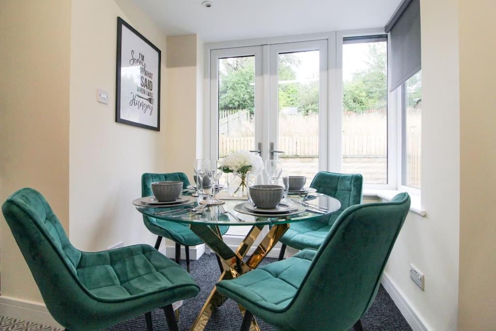 Modern 3 Bed, Contractors Welcome, Bradford Bradford  Dış mekan fotoğraf